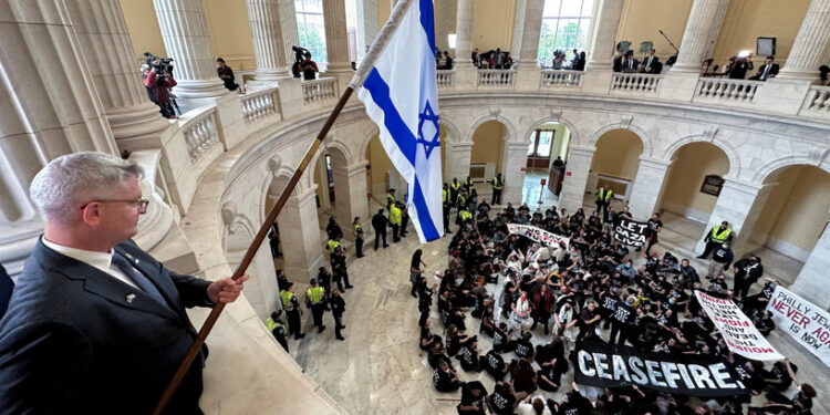 حرب إسرائيل وحماس “تعمـــق خلافات” القوى اليسارية في الولايات المتحدة