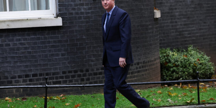 بريطانيا .. كاميرون وزيرا للخارجية