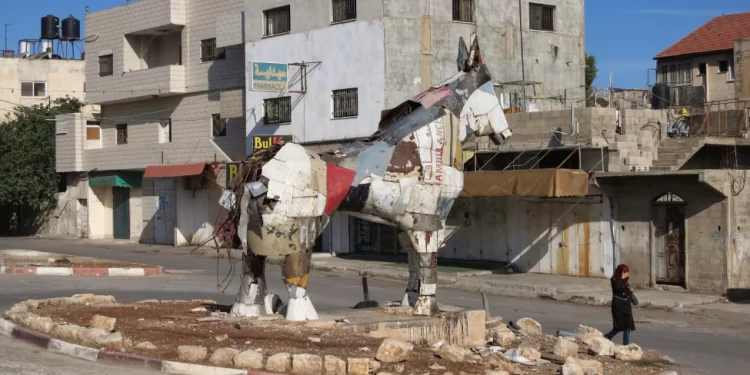 تمثـــال (حصان جنين) رمز الصمود والمقاومة