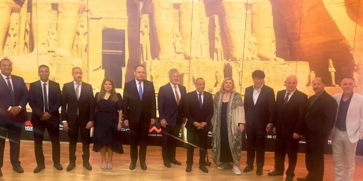 افتتاح معرض رمسيس وذهب الفراعنة بمتحف أستراليا ,,, على أنغام أم كلثوم