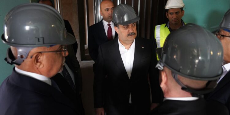 السوداني يتفقد مشروع مستشفى الفضيلية المتلكئ ويوجه بمعالجة المعوقات