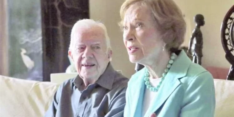 أكبر رئيس أمريكي وزوجته يعيشـــان أيامهما الأخيرة