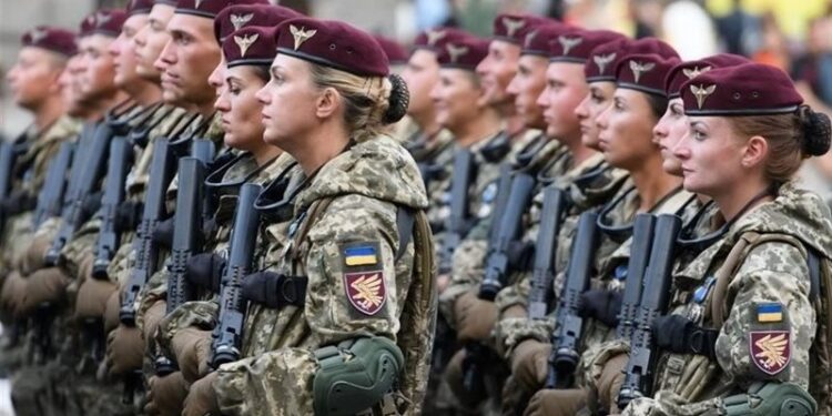 أوكرانيا .. أزمة الرجال تدفع لتجنيد 40 ألف امرأة