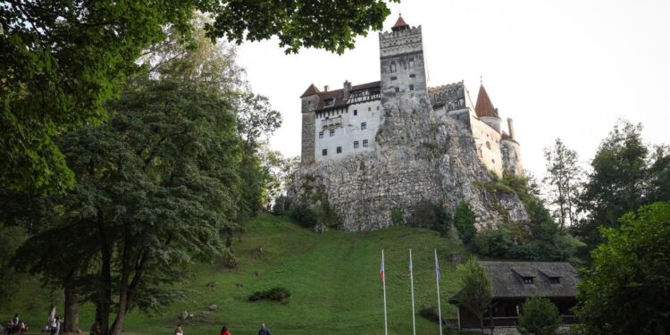 دراكولا الحقيقي “أمير روماني” عذب خصومه بـ”الخوازيق”