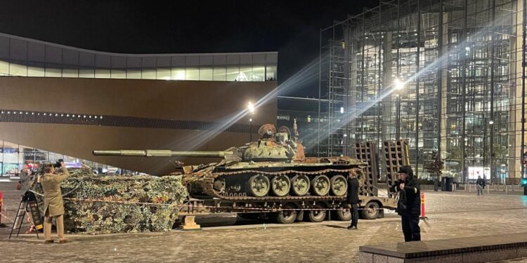 المستشار الألماني يحض بوتين على “إنهاء هجومه على أوكرانيا”