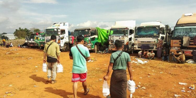 مجموعات مسلحة في ميانمار تسيطر على منفذ حدودي مع الصين