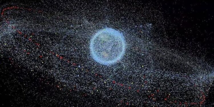 الفضاء أصبح مزدحما ومطلوب قانون لتنظيم المرور في السماء