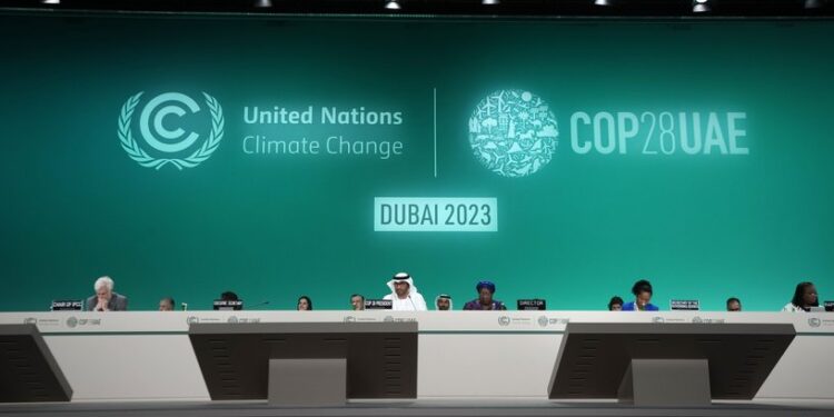 مؤتمر 28 تتبنى إنشاء صندوق لتعويض “الدول المتضررة من تغيّر المناخ”