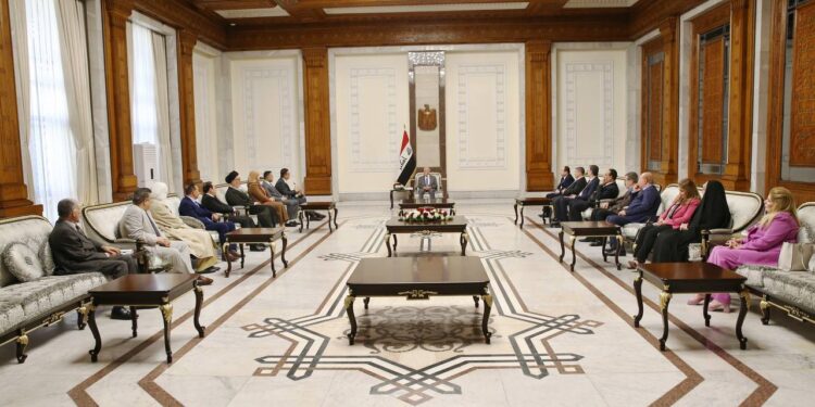 رئيس الجمهورية يستقبل وفد اتحاد البرلمانيين العراقيين
