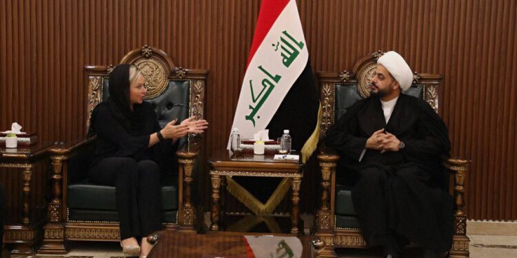 قيس الخزعلي يلتقي بلاسخارت