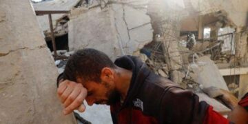 الفلسطينيون المحاصرون في شمال غزة يواجهون قصفا إسرائيليا عنيفا