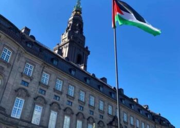 علم فلسطين يرفرف في شوارع أوروبا .. للأسبوع الرابع