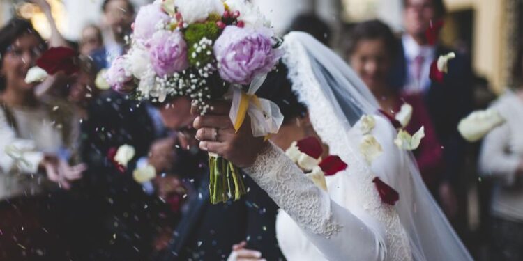 زواج أكثر من 5000 فتاة قاصر في غضون عام واحد بالعراق