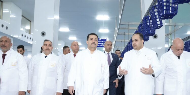 السوداني يفتتح مشروعًا متكاملًا للدواجن في كربلاء