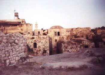 تاريخ بلدة (دير إستيا) الفلسطينية ,,, هجّر أهلها ولــوَّث الاحتلال أهم أنهارها
