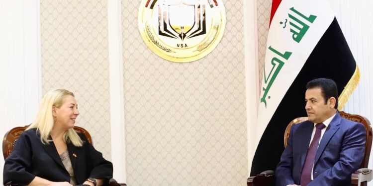 الأعرجي يلتقي السفيرة الكندية