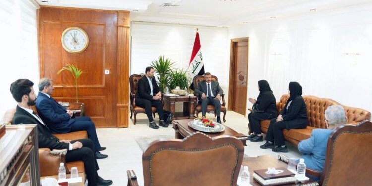 وزير الداخلية يلتقــي اللجنة التنسيقية لأسر السجناء والمعتقلين والمغيبين