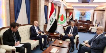 وزير النفط يلتقي السفير التركي