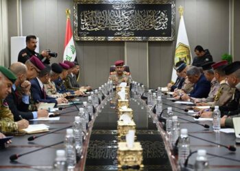 نائب قائد العمليات المشتركة يشيد بدور خلية الاعلام الأمني واهميتها في “توحيد الخطاب الإعلامي”