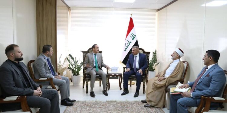 وزير الداخلية يلتقي رئيس ديوان الوقف السني