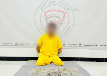 البصرة .. الاطاحة بـ 5 من تجار المخـدرات وضبط (١٠) كغم من الحشيشة