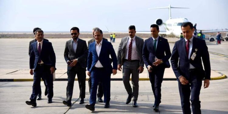 وزير الشباب والرياضة يصل إلى البصرة