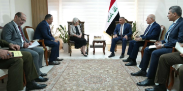 وزير الداخلية يلتقي سفيري فنلندا والجزائر