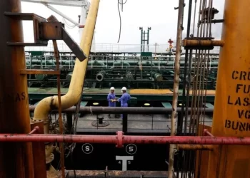 إيران .. ارتفــــاع إنتاج النفط إلى 3.4 مليون برميل يومياً