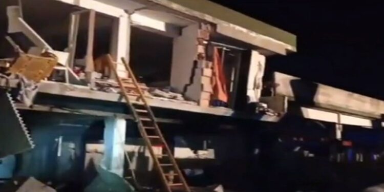 إيطاليا .. انفجار مبنى يؤوي “لاجئيــن” يخلف 31 مصابا