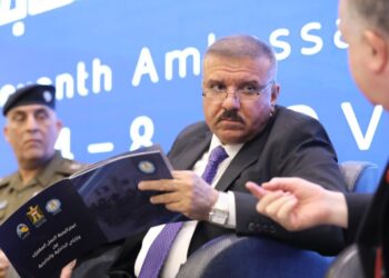 وزير الداخلية يعلن عن  العمل على مشروع سمة الدخول الإلكترونية (الفيزا)