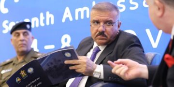 وزير الداخلية يعلن عن  العمل على مشروع سمة الدخول الإلكترونية (الفيزا)
