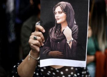 ايران تمنع عائلة مهسا أميني من السفر لــ”تسلم جائزة ساخاروف”