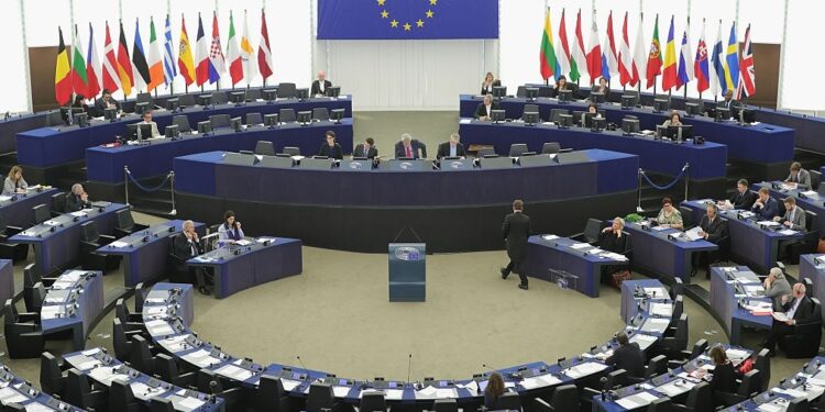 دعوة لــنظام عقوبات خاص على حماس “يجـــفف مواردها المالية”