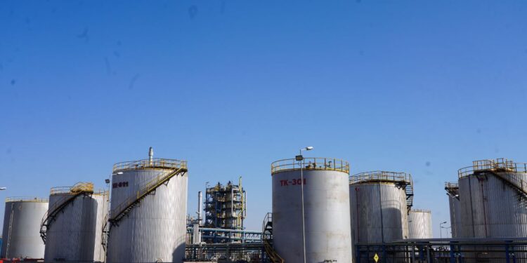 خلال شهر العراق يتصدر أكبر 5 صفقات نفطية