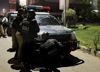 باكستان .. مقتل وإصابة 8 أشخاص بهجوم مزدوج استهدف الشرطة