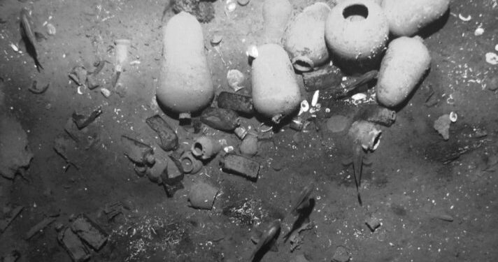 كولومبيا .. استخراج “الكأس المقدسة” من القاع