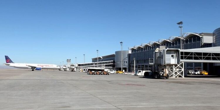 هجوم بطائرة مسيرة على مطار أربيل ,والفصائل تتبنى القصف