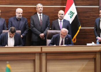 العراق وإيران يتفقــــان على “تشكيــــل لجان” لإدارة الحقول النفطية المشتركة”