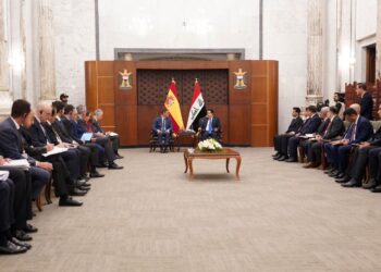 السوداني يلتقي عدداً من رجال الأعمال وممثلي الشركات الإسبانية ورجال الاعمال العراقيين بحضور رئيس الوزراء الإسباني