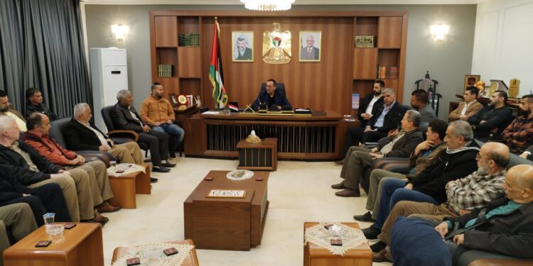 اجتماع موســـع لأبناء الجالية الفلسطينية في العراق بدعوة من السفير ,, تمخض عنه “إنتخاب لجنة شعبية” تمثل كافة أبناء الجالية