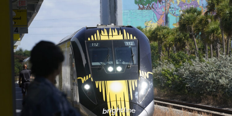 أمريكا .. تحديد موعد إطلاق أول قطار “فائق السرعة”