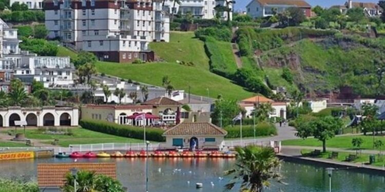 بريطانيا ..مدينة شهيرة تتحول إلى وكر للمجرمين