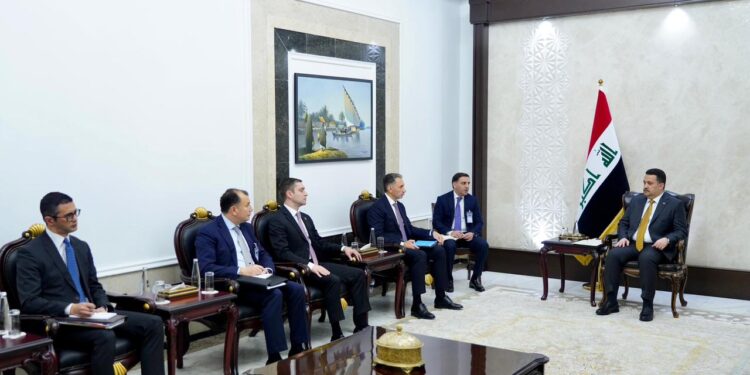 السوداني يستقبل وزير التنمية الرقمية والنقل الأذربيجاني