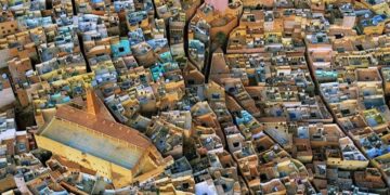 مدينة بالصحراء فشــــلت الحضارات في خدش عمرانها