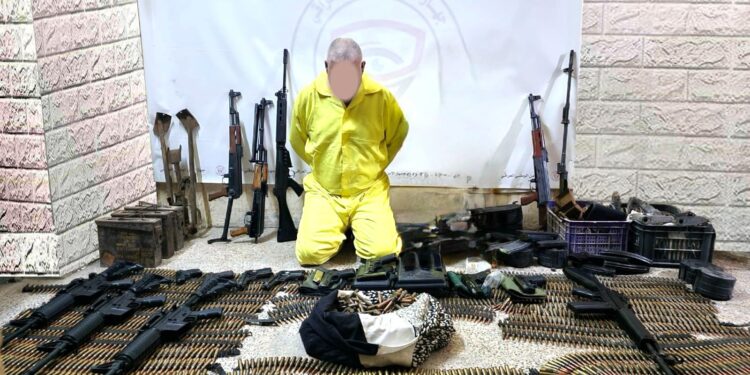 القبض على تاجر سلاح خطير بالجرم المشهود في المثنى