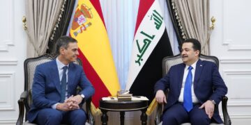 مراسم استقبال رسمي واجتماعات موسعة مع سانشيز في بغداد