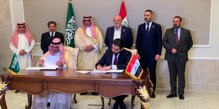 توقيع اتفاقية شراكة في مجال الاستثمارات الصناعية للقطاع الخاص بين (العراق والسعودية)