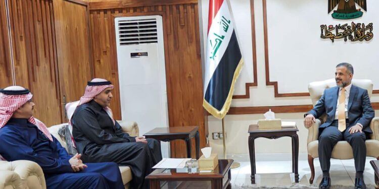العراق والسعودية يبحثان التعاون في المجالات “التجارية والاقتصادية”