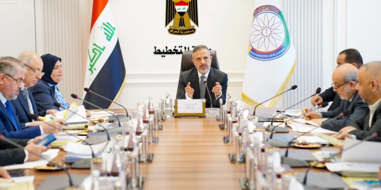 نائب رئيس مجلس الوزراء يرأس اجتماعا لمناقشة اليات تنفيذ خطة وزارة الكهرباء للعام المقبل