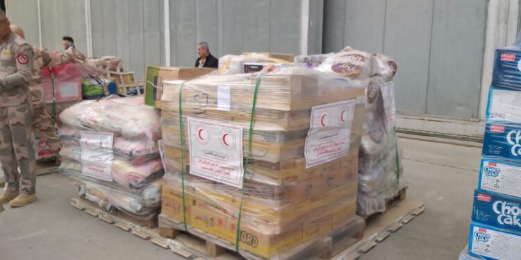 ارسال اكثر من 15 طنا من المواد الغذائية والاغاثية الى غزة عبر مصر